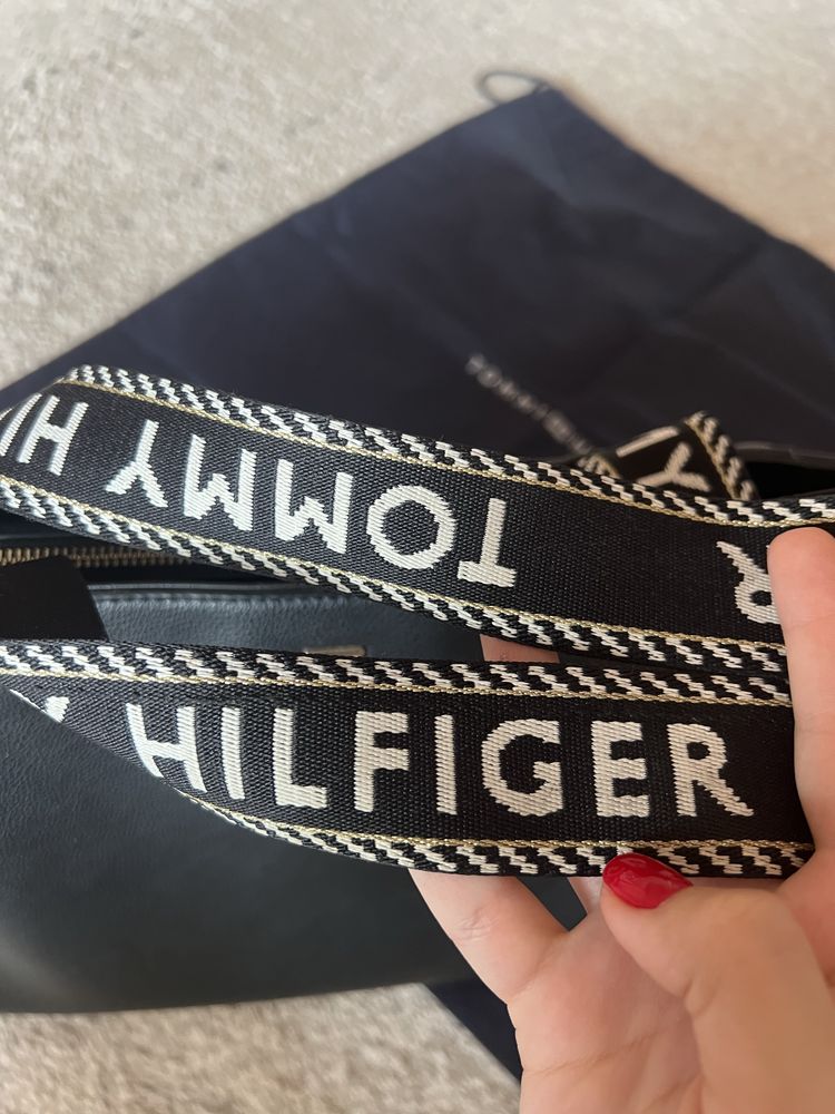 Сумка Тоут Tommy Hilfiger жіноча