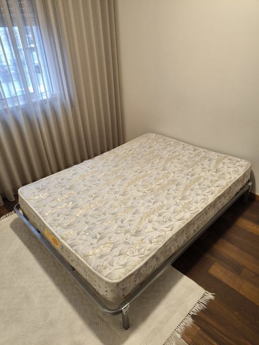 Estrado de cama com pés + Colchão