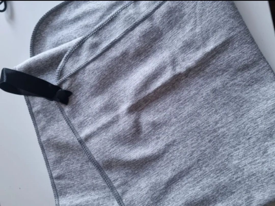Ręcznik na siłownię z mikrofibry z włóknem srebrno-jonowym, bezwonny