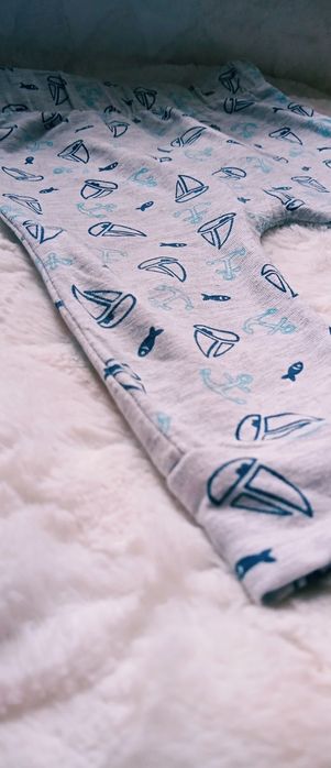 Spodnie 2 pary,rozmiar 74 cm.