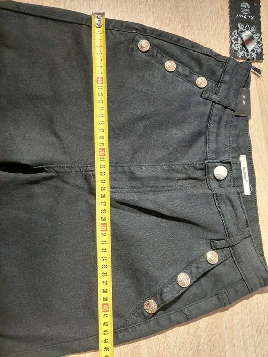 Nowe spodnie czarne jeansy z guzikami M 38