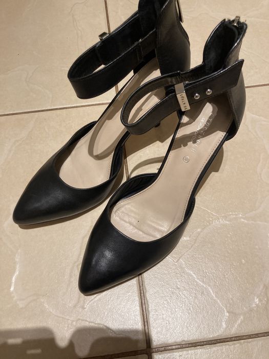 Czółenka na obcasie , czarne 38