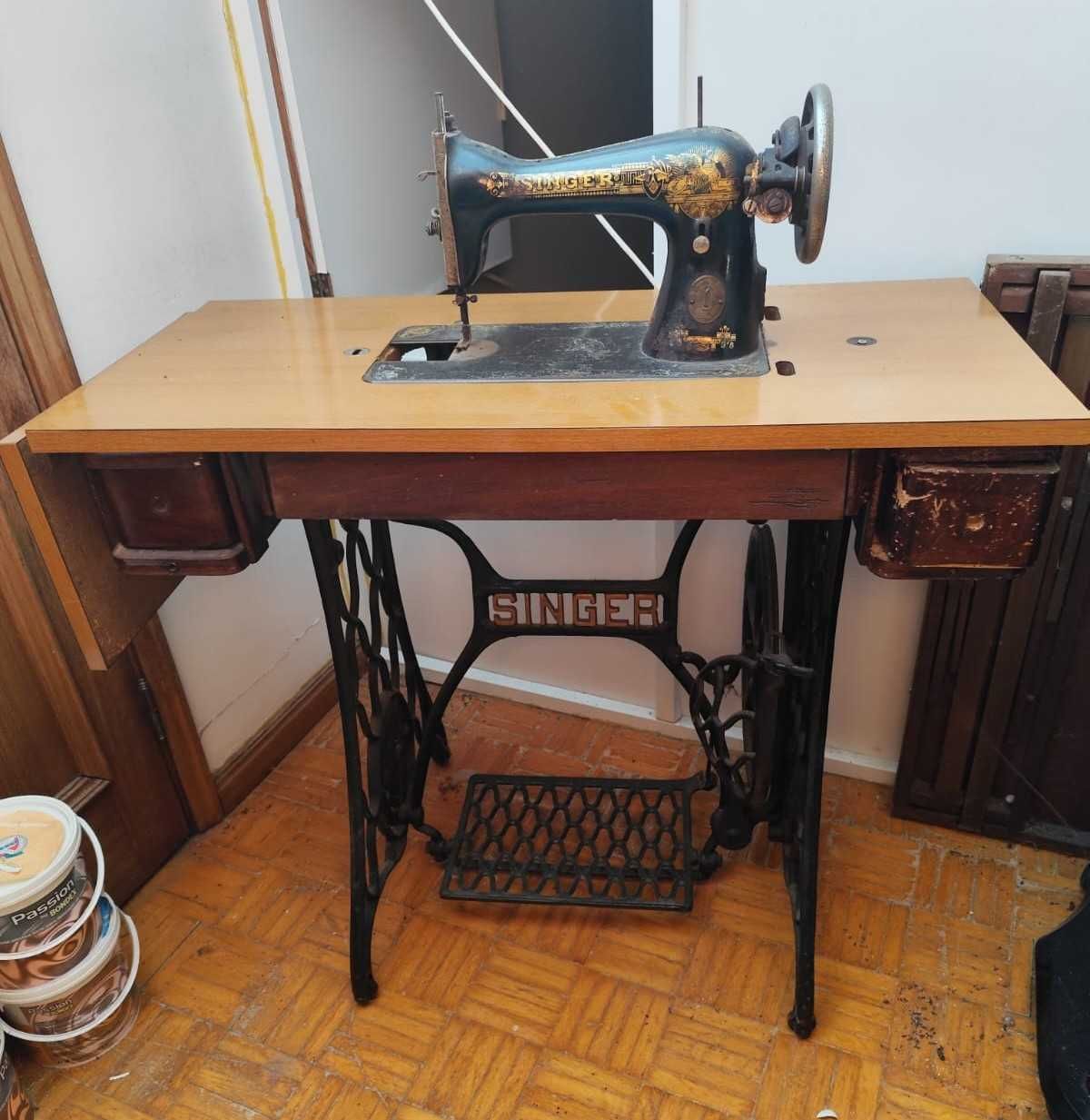 Maquina de costura Singer