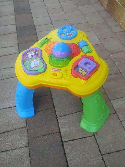 Stolik multimedialny