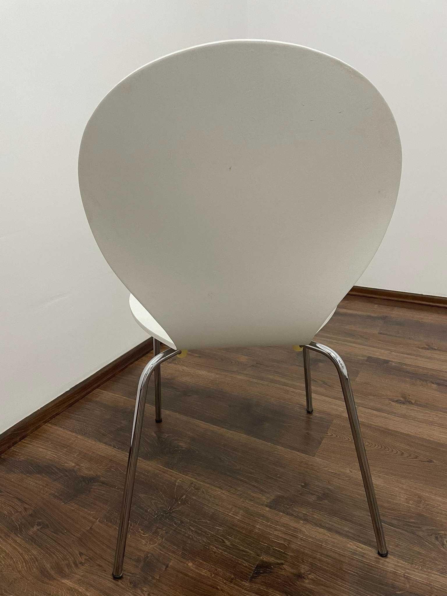Krzesło biało srebrne