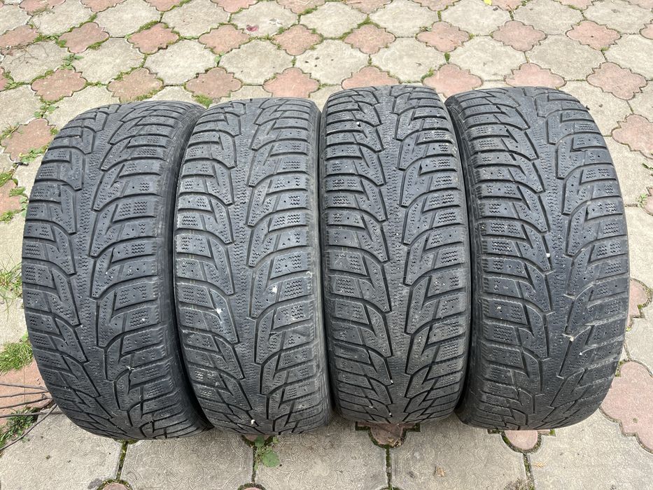Шини зимові Hankook 215 55 17