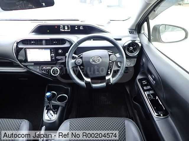 Продам TOYOTA PRIUS C/YARIS.AQUA CROSS URBAN 1.5гібрид 2018 рік 14900$