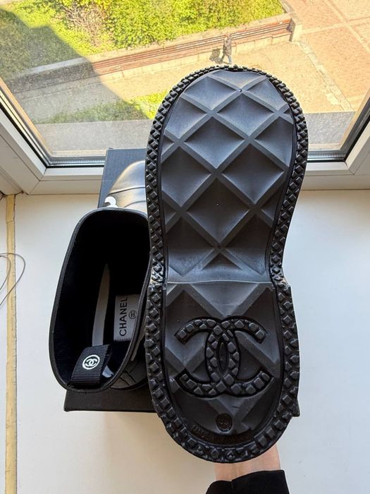 Гумові чоботи від Шанель