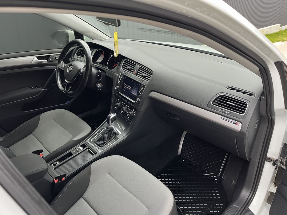 Продам авто  e-golf