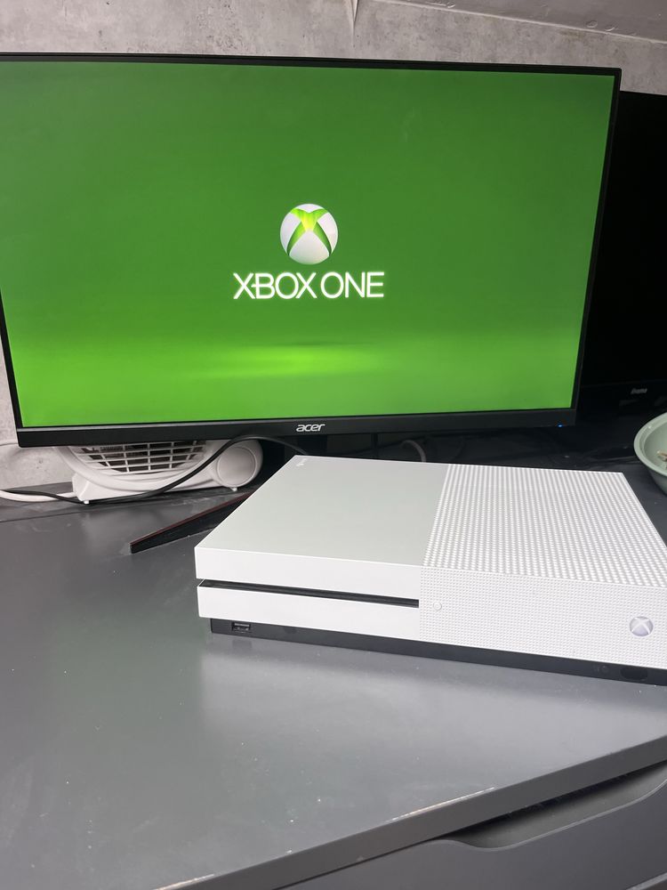 Xbox one s 1t+fifa 19