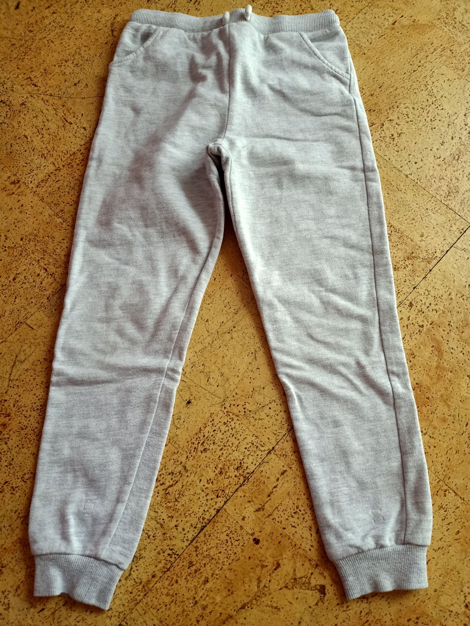 spodnie dresowe Sinsay 134 cm