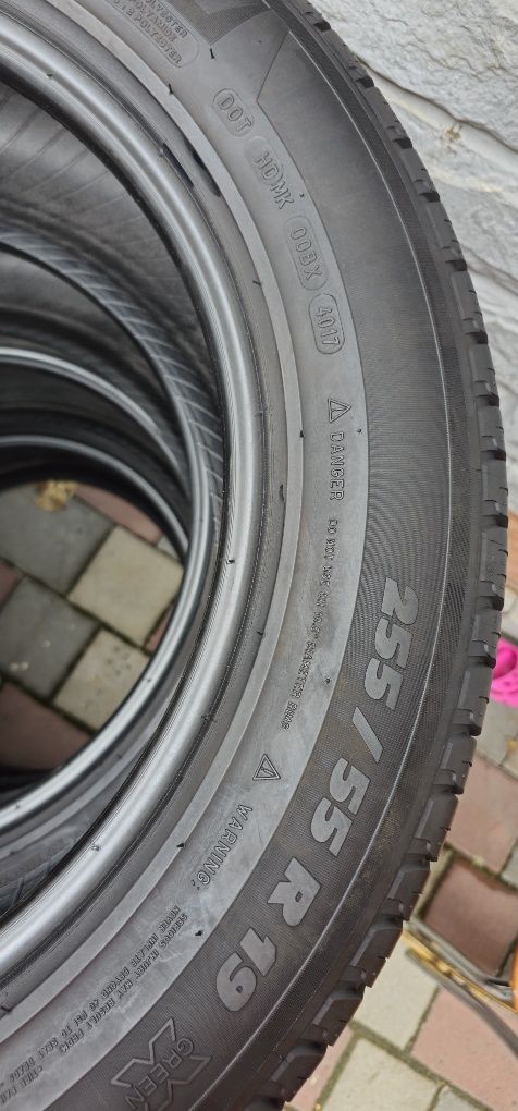 Продам комплект літніх шин 255/55 R19 Michelin