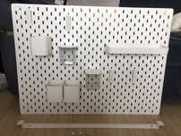 Tablica organizer nad biurko IKEA ze swietnymi elementami