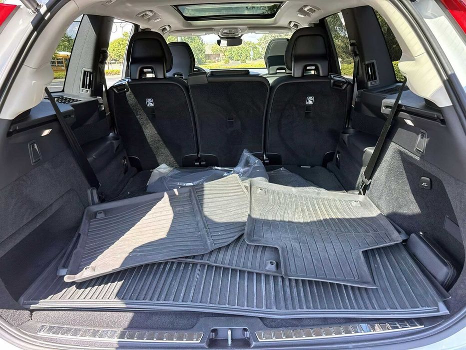 Volvo XC90      2023