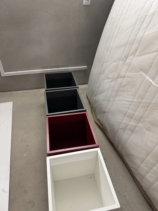 Półki  szafki na scianę