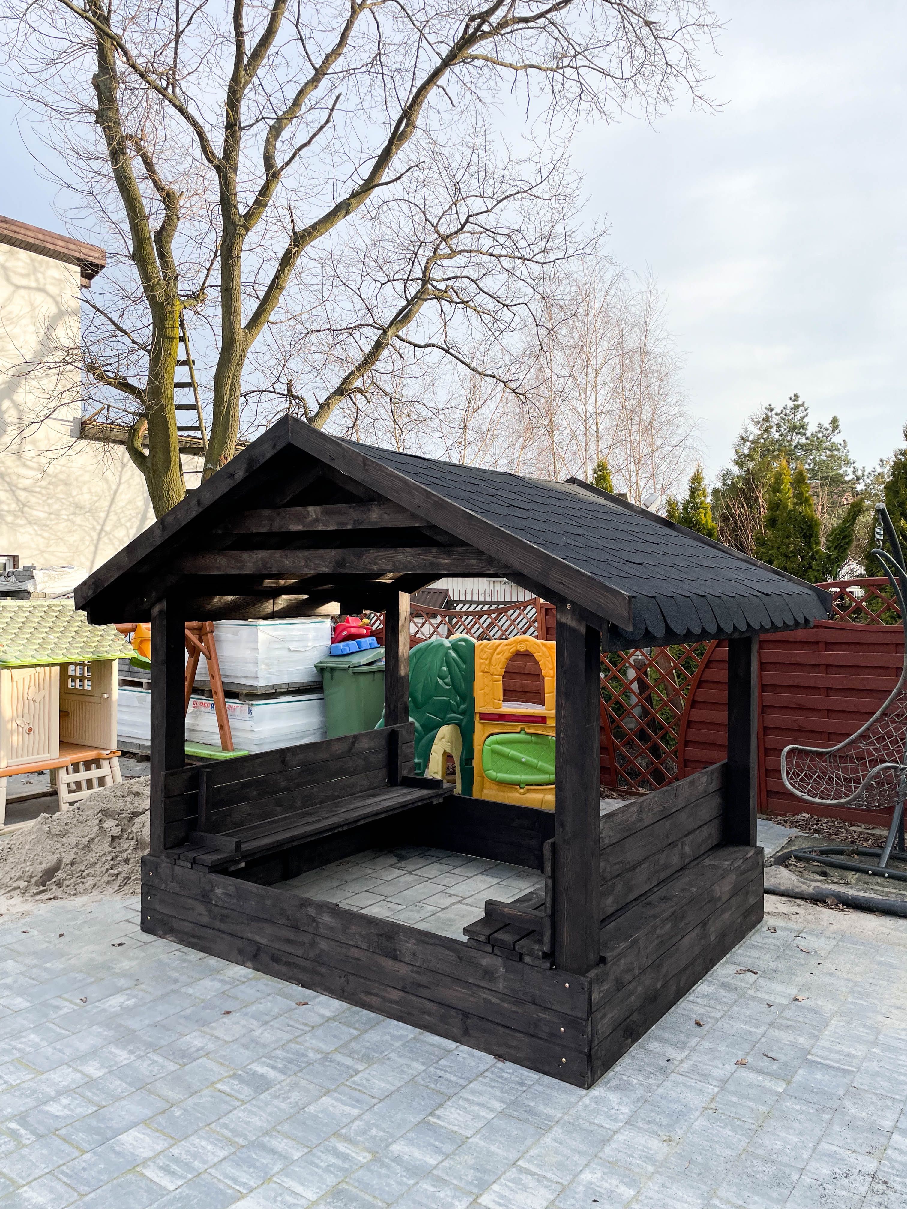 Piaskownica kryta z ławkami 150x150 cm lub 180x180 cm lub większa