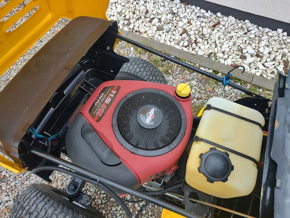 Traktorek ciagniczek kosiarka świeżo MTD sprowadzony silnik Briggs