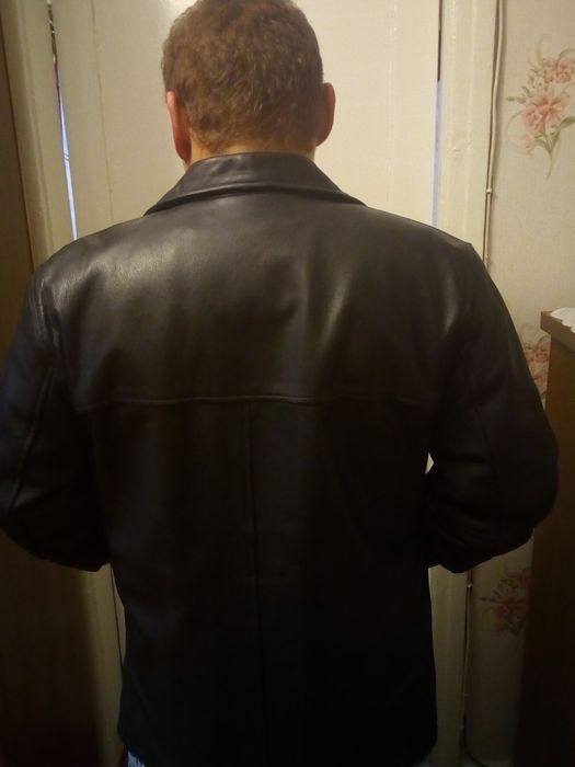 Продам кожаную куртку мужскую