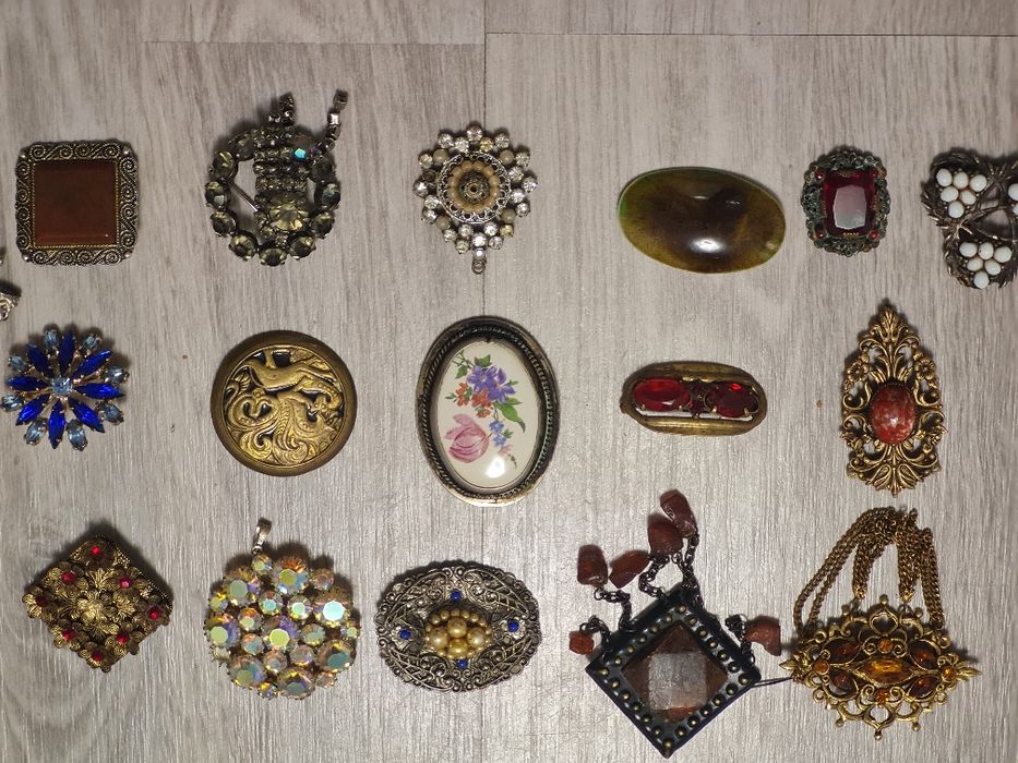 Брошки времён СССР