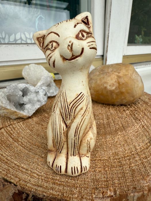 Ceramiczna figurka kota, kociaka. Ręcznie wykonana. Nowa.
