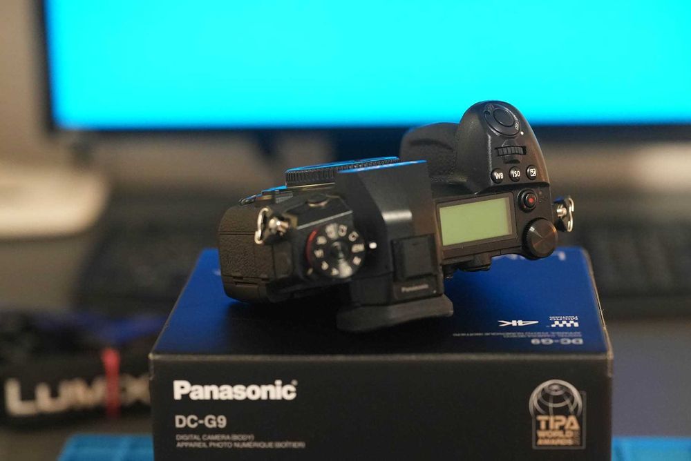 Фотоапарат Panasonic Lumix DC-G9 body з дод. комплектом.
