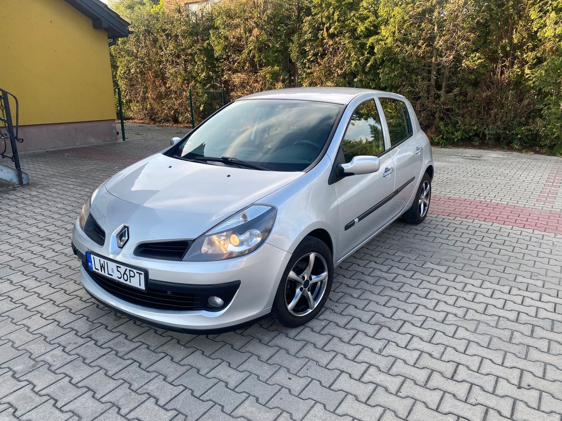 Renault Clio niski przebieg