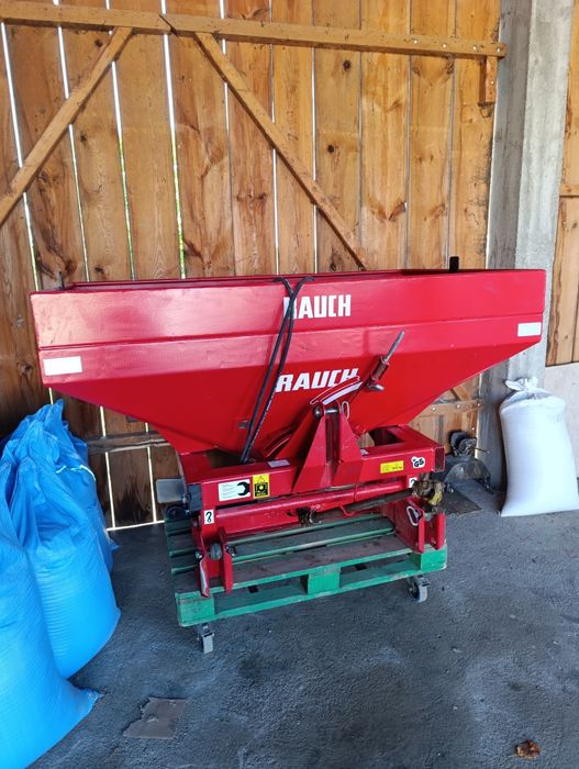 Rozsiewacz Rauch 901 ( kuhn )