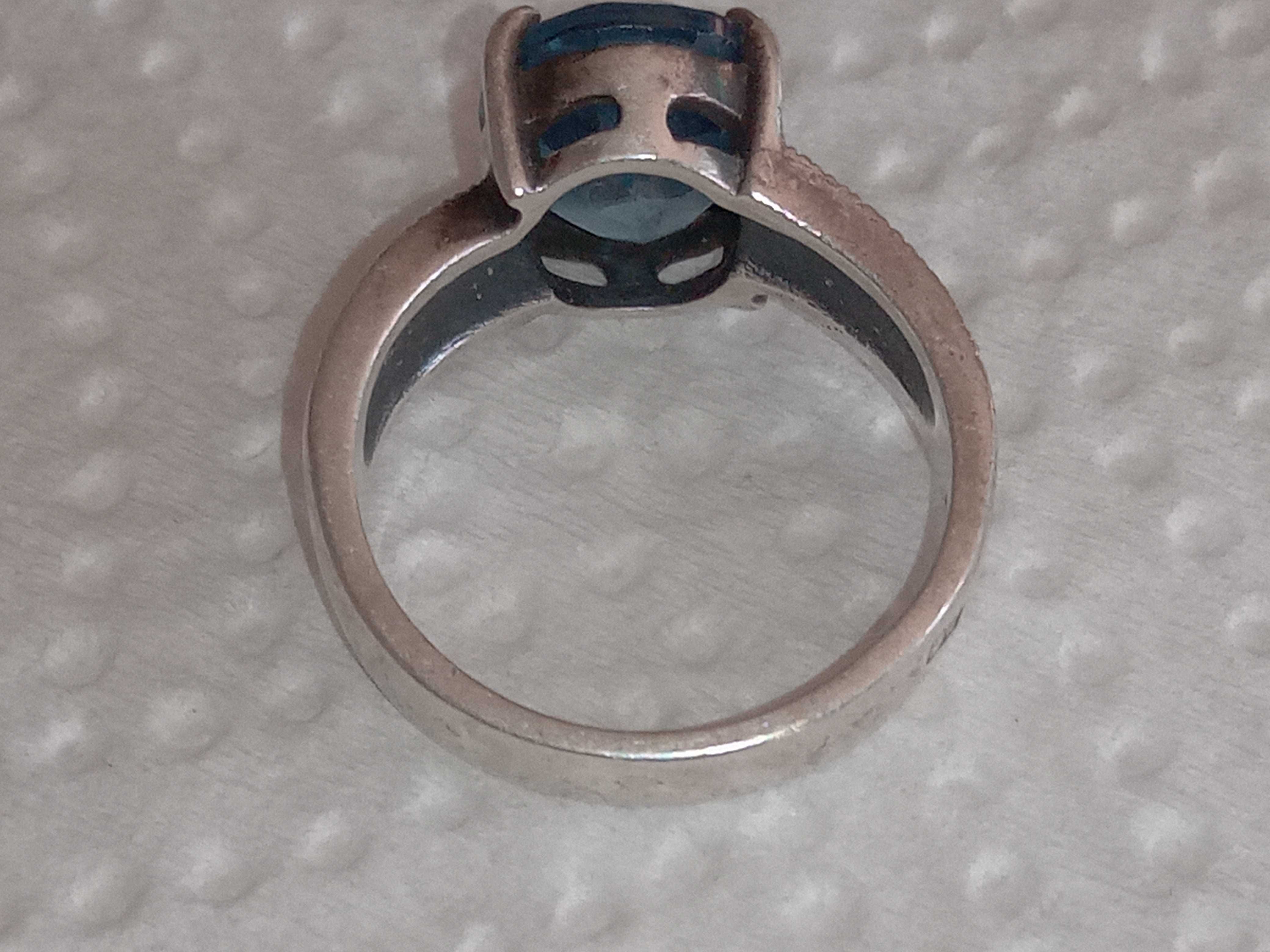 Stary srebrny pierścionek z oczkiem i markazyty H 925 - PRL 6,00g