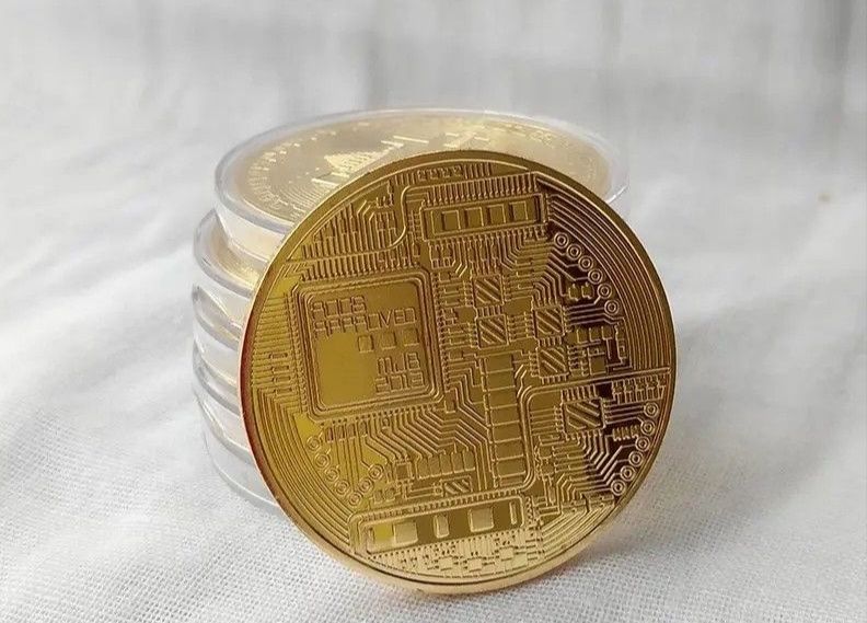 Акція! Монета Eurs Bitcoin. Золотий колір . Є 200 монет. Биткоин!