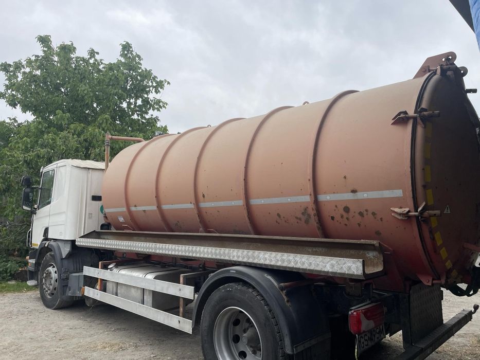Scania z beczką asenizacyjną