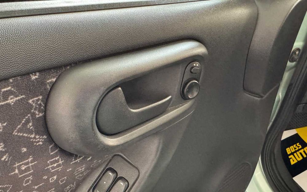 Opel Corsa 2002 рік.