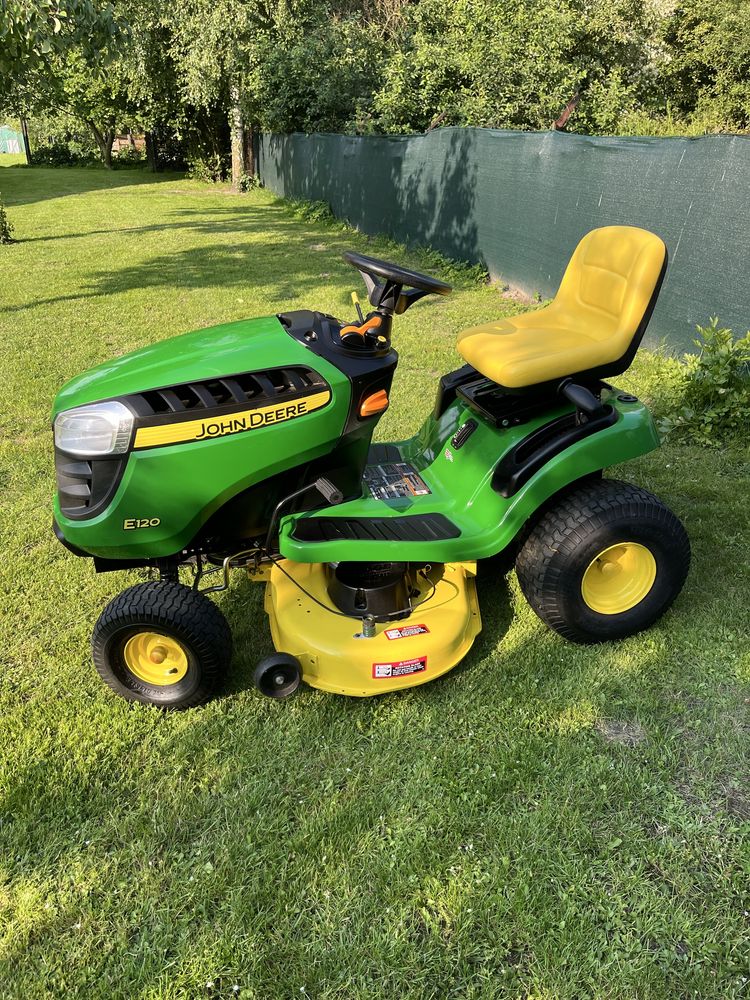 Kosiarka traktorek John Deere E120  20koni