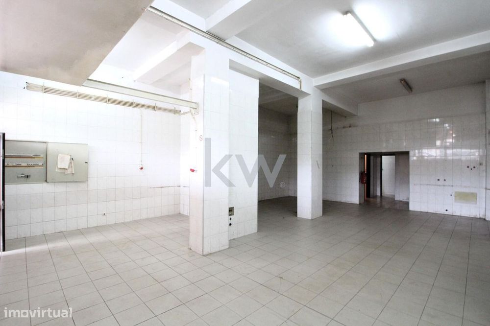 Espaço Comercial com 126m2 na Elísio de Moura, Coimbra