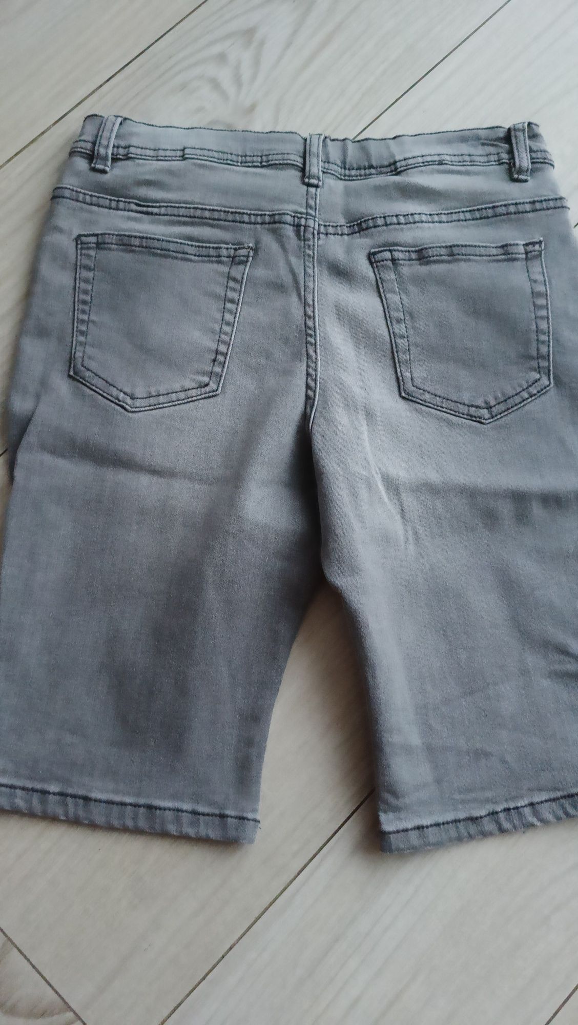 Spodenki jeansowe rozm. 152