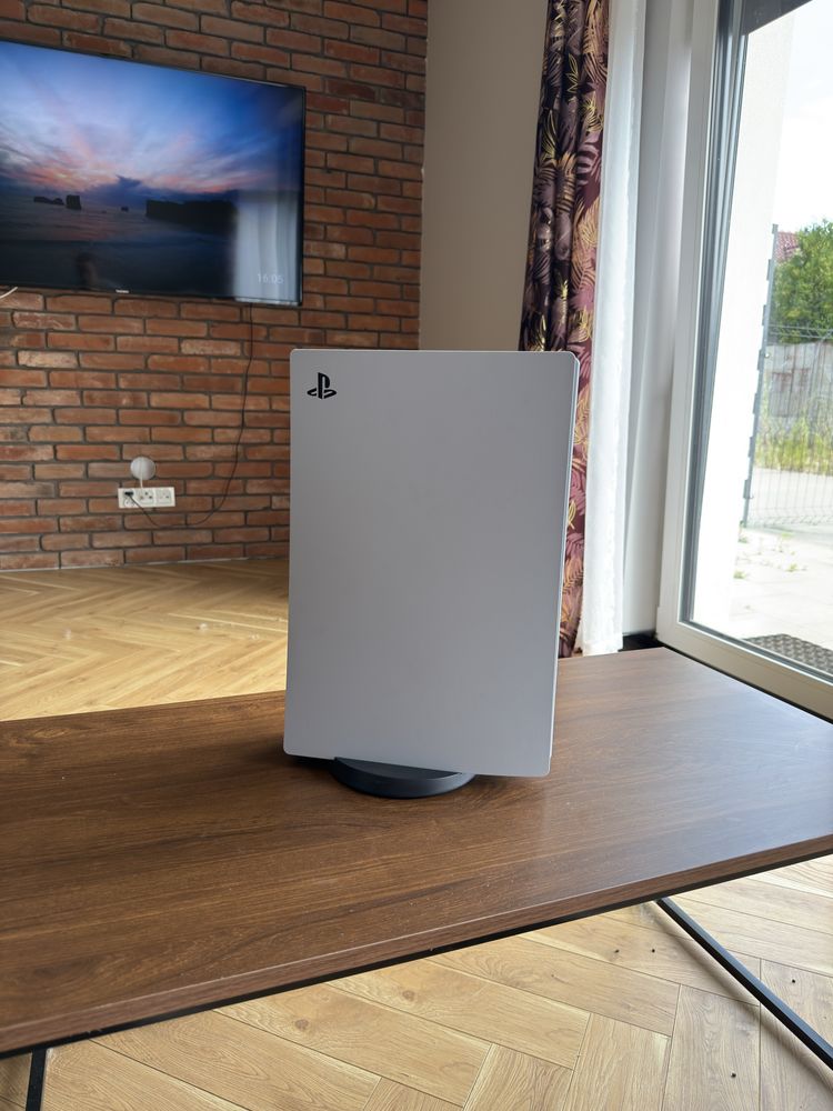 Konsola PS5 Digital - 1TB + Słuchawki Pulse 3D + 2 pady