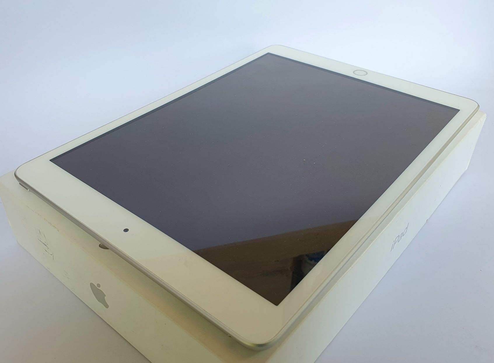 iPad 7 32gb wifi A2197 Silver робочій цілий подарунок!