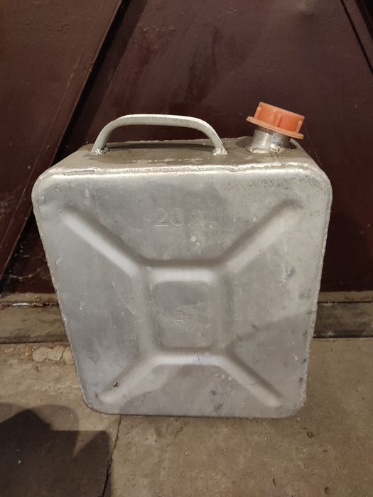 Канистра алюминиевая 20 литров-1400грн, 30 литров -800грнирт