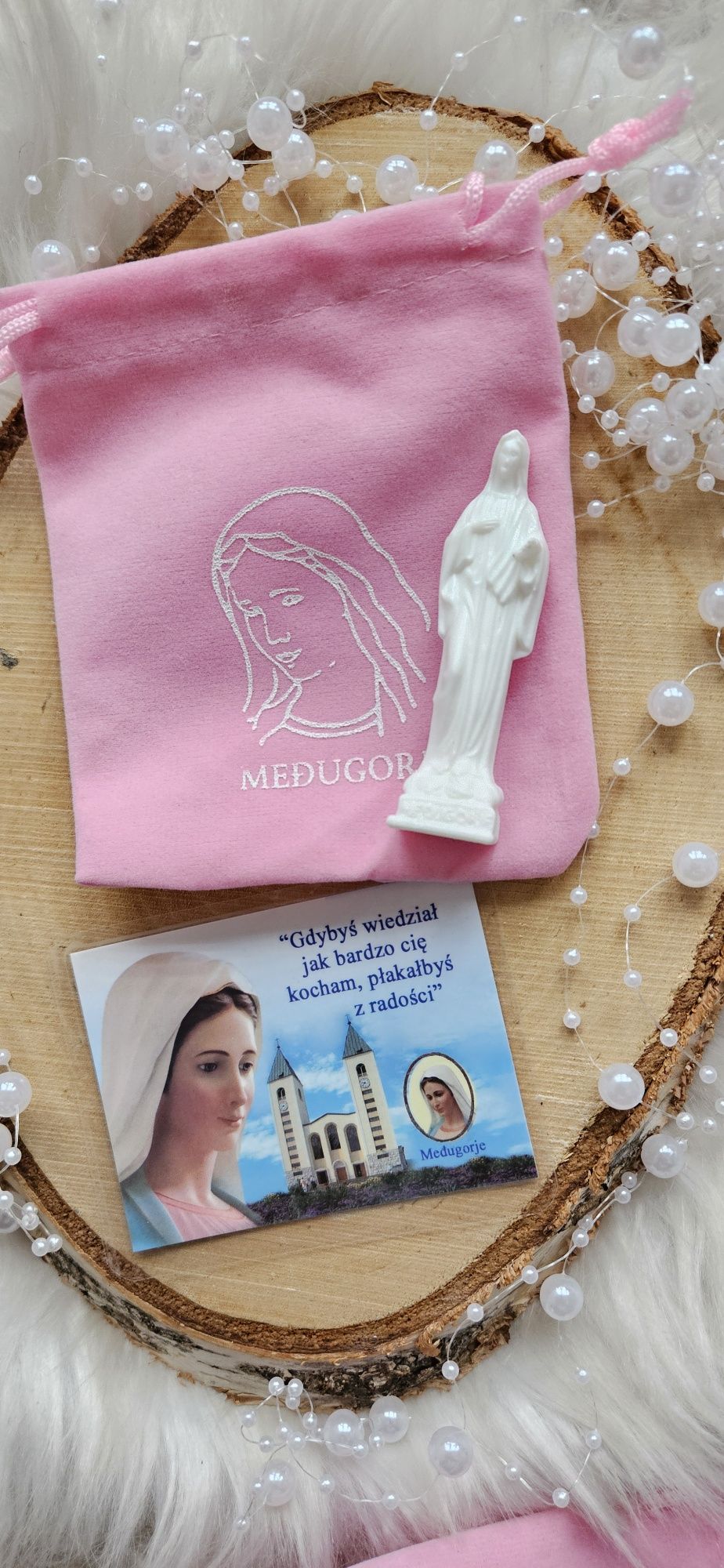 Różaniec szklany na sznurku Medjugorie