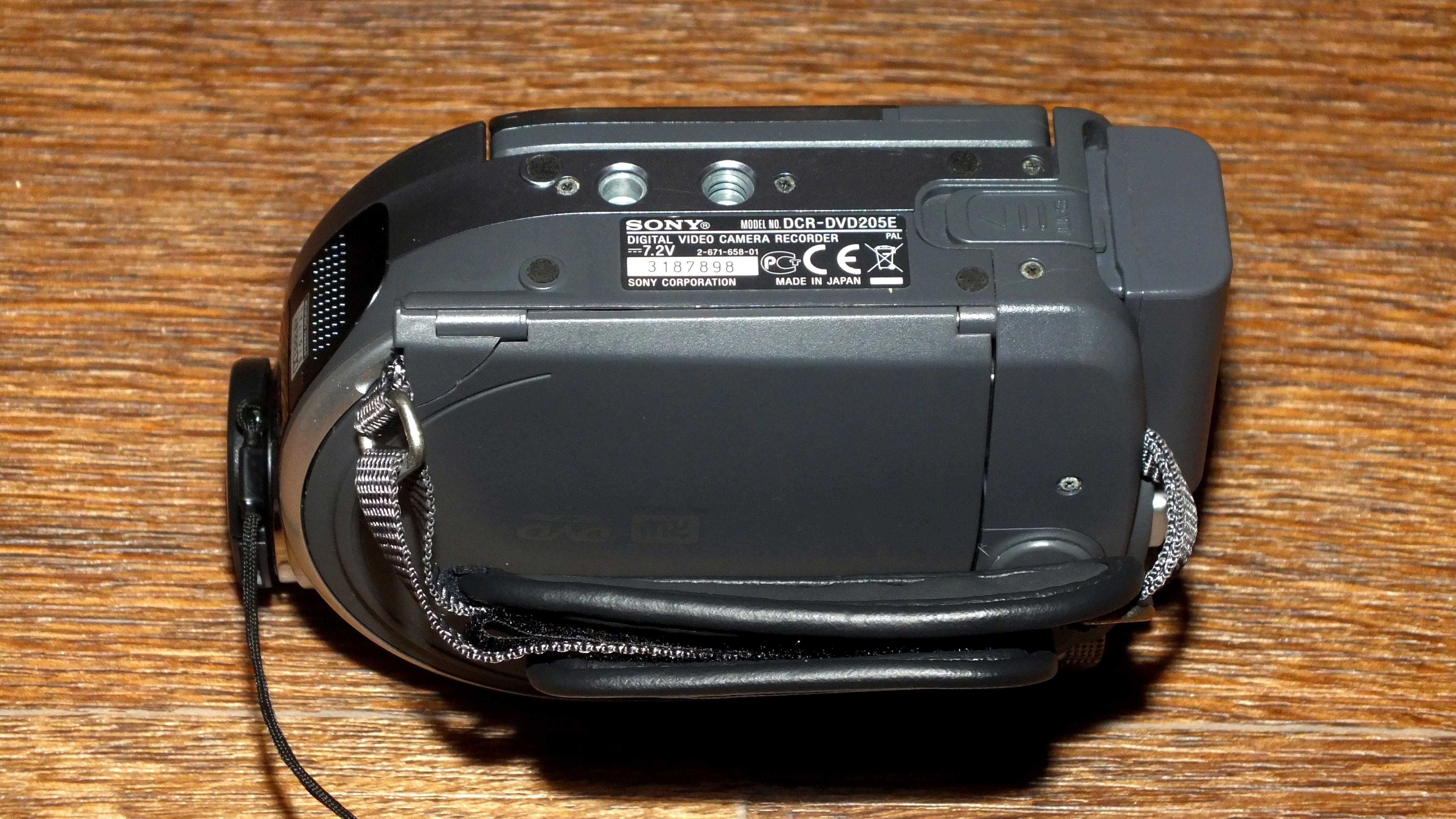 Видеокамера Sony DCR-DVD 205 E / Made in Japan