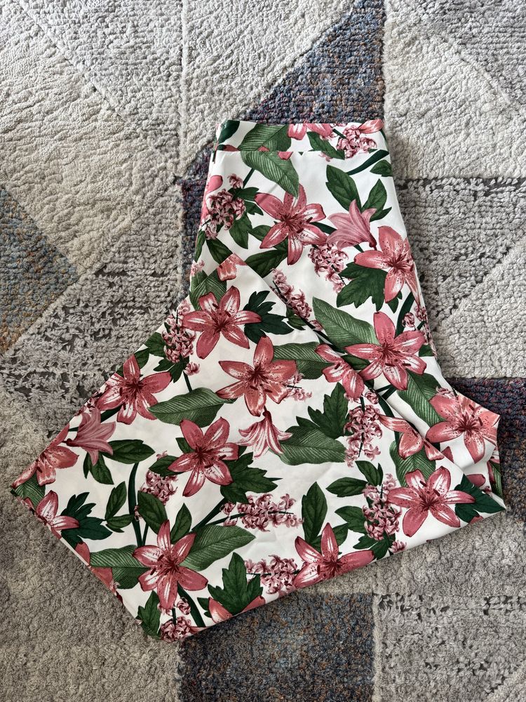 Kuloty kwiatowy print wysoki stan