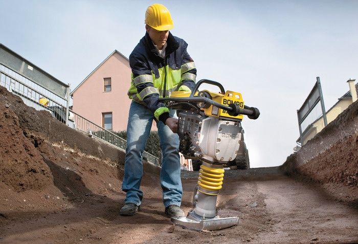 Wypożyczalnia wynajem zagęszczarka skoczka WACKER 160 kg rewersyjna