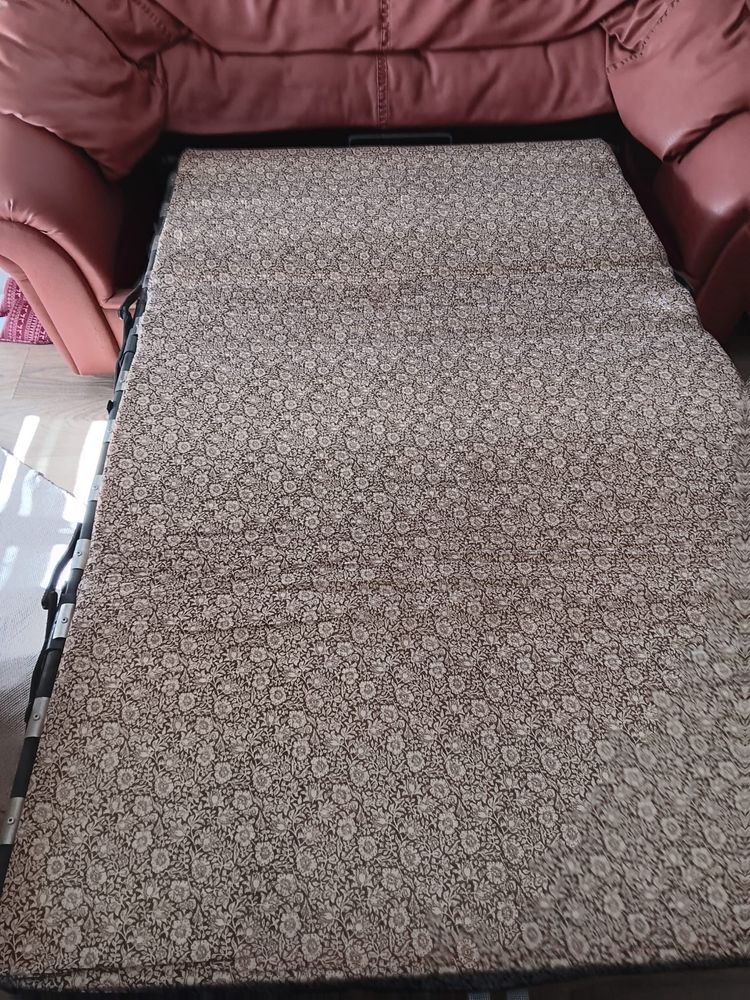 Sofá cama em bom estado