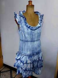 Niebieska krótka sukienka