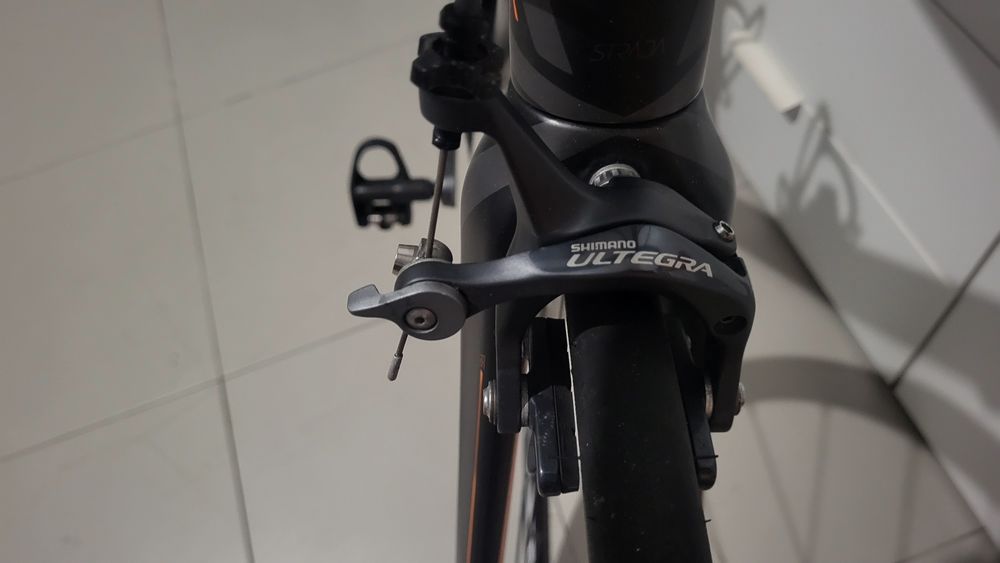 Ktm strada 5000 em carbono