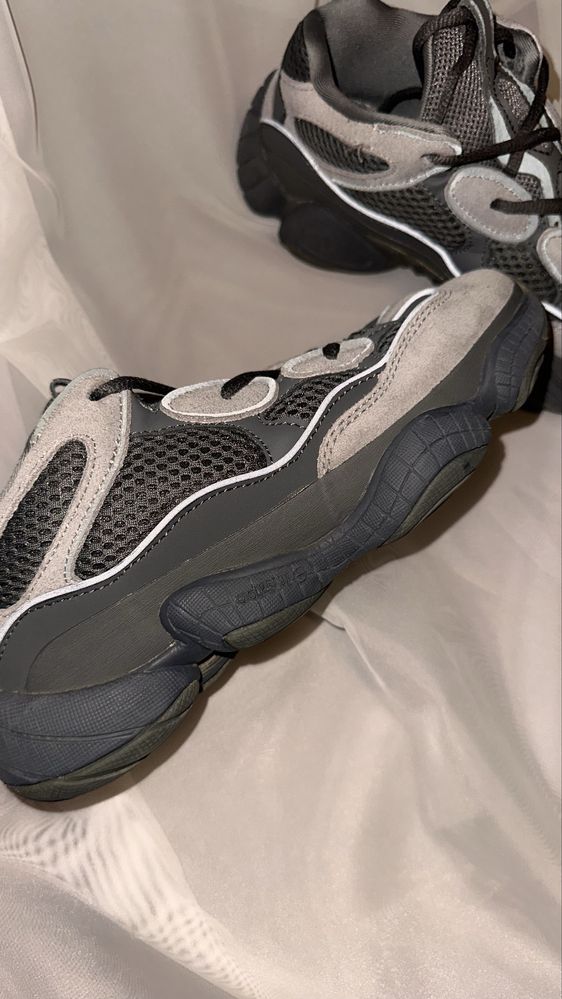 Кроссовки Adidas Yeezy boost 500