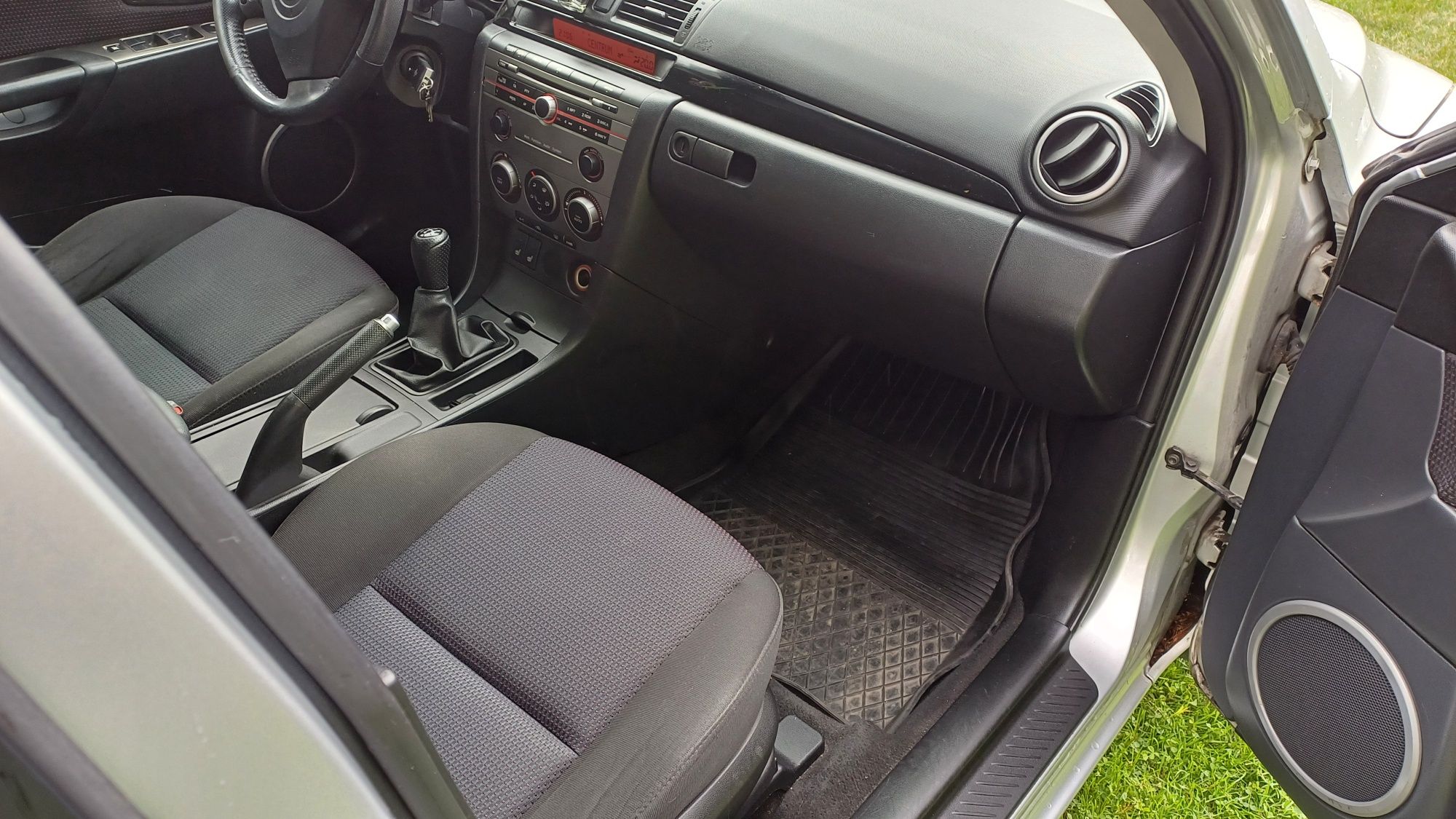 Mazda 3 1,6 benzyna