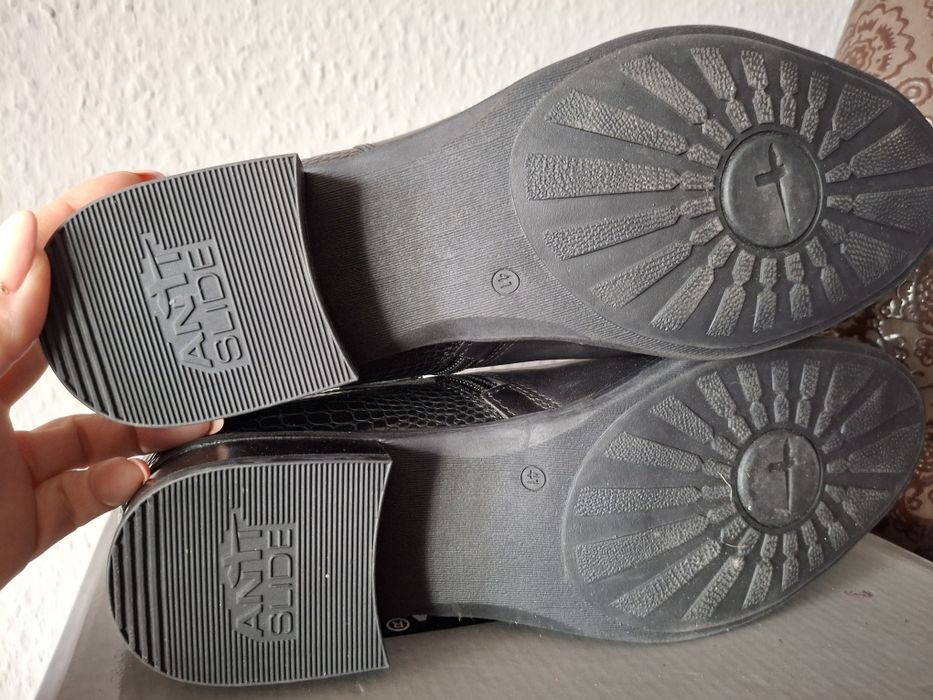 Tamaris skórzane sztyblety damskie 41