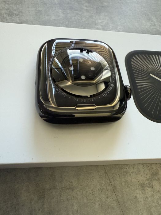 Apple Watch 10 GPS + Cellular 46 mm koperta z tytanu (łupek)