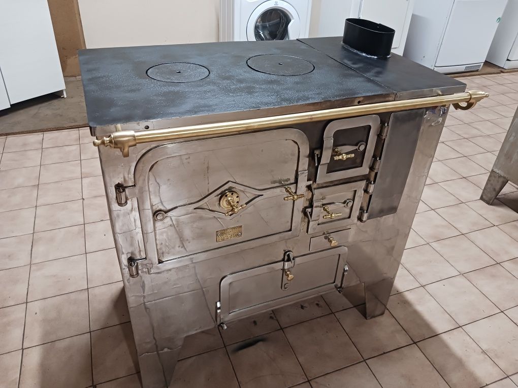 Fogao de lenha tradicional rústico, frente em inox com portas em inox