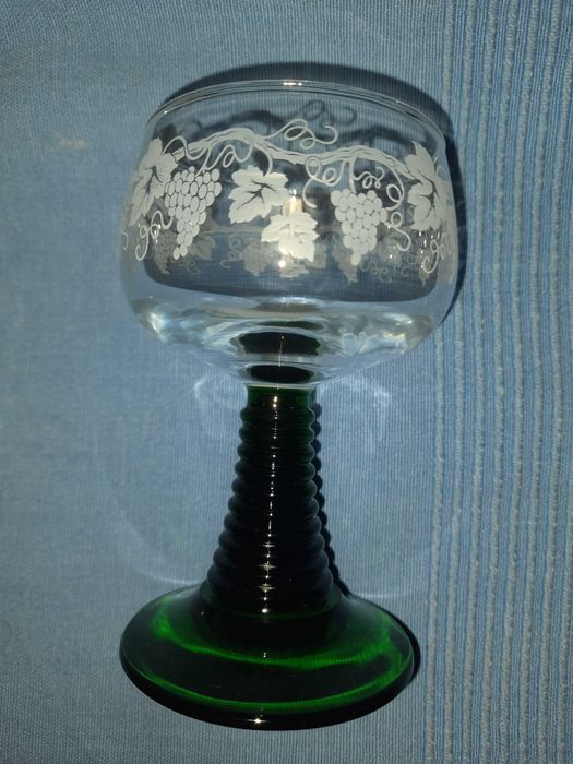 Хрустальні бокали рьомери вінтажні 200 мл. Рюмки 100 мл.Є розпаровки.